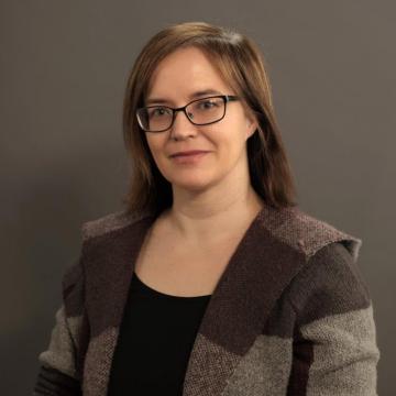 Marija Zlatnar Moe