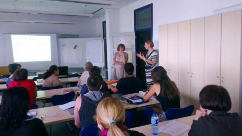Študenti, prof. Paloposki and prof. Kocijančič Pokorn