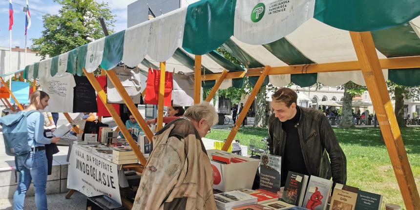 Utrinek s sejemske stojnice Znanstvene založbe Filozofske fakultete